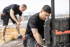 0U2A8788 Elektrikere finder værktøj